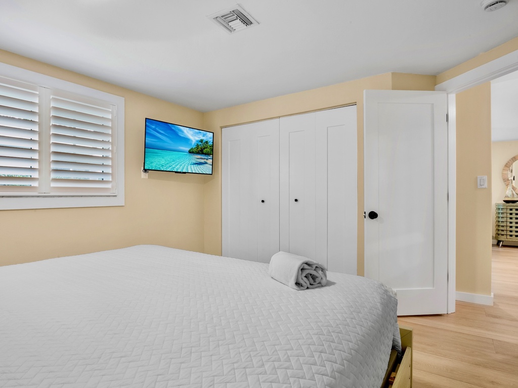 Primary Bedroom, King bed