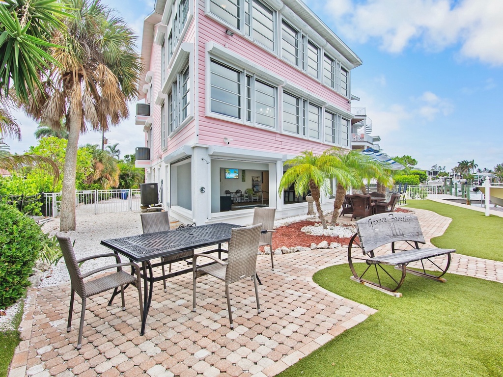 Additional Waterfront Dining Area