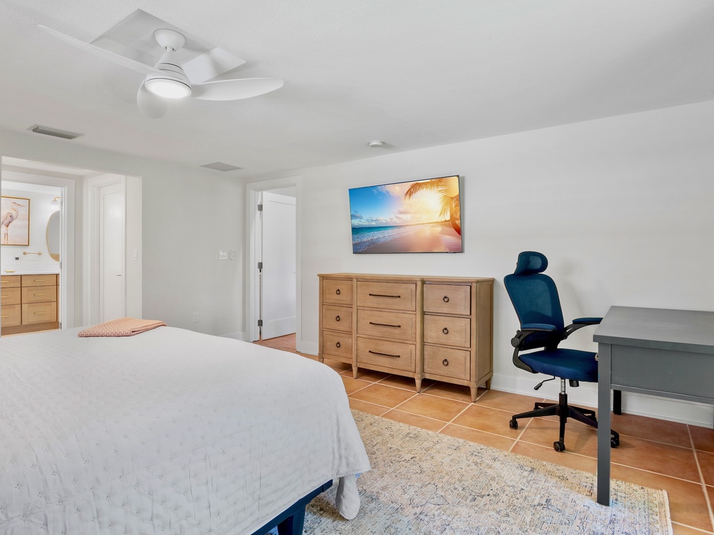 Primary Bedroom, King bed