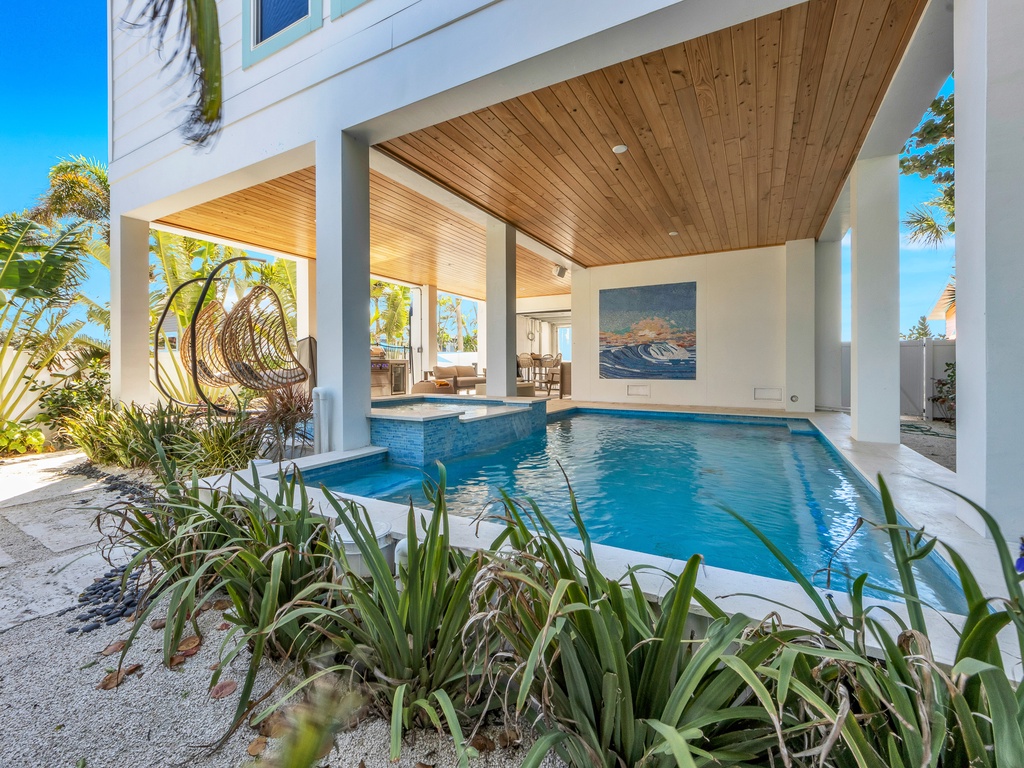 Private Pool Lounge Area