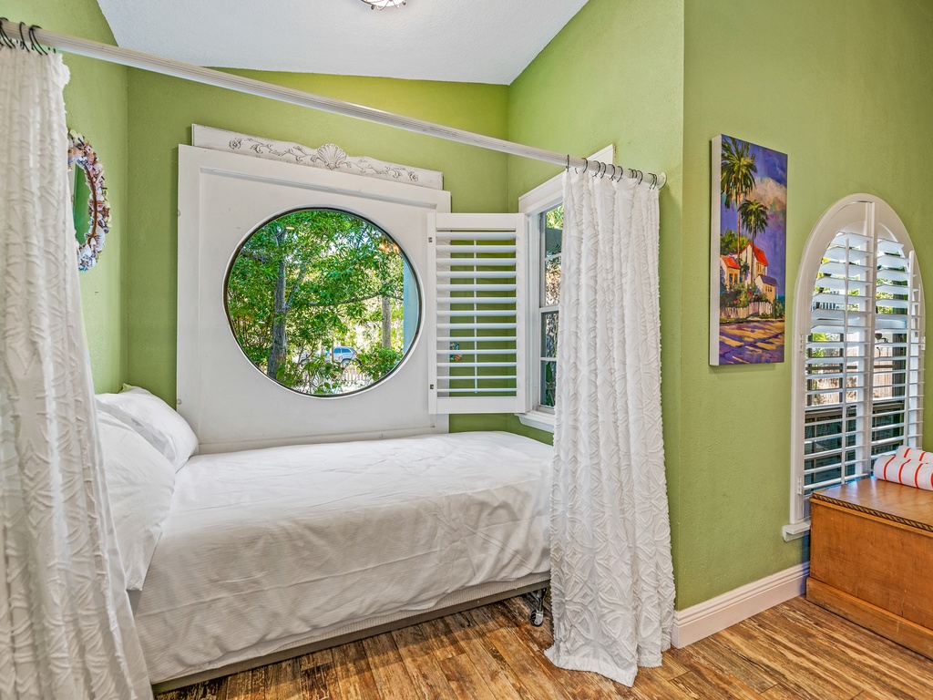 Second Bedroom, Queen and Twin