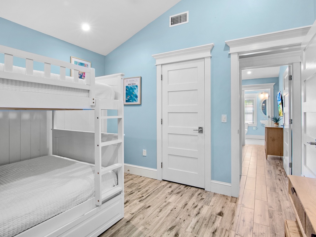 Third Bedroom - Full/Full Bunk