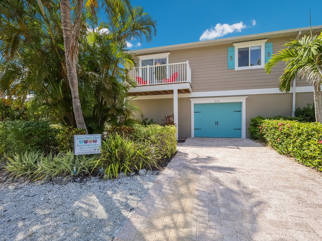 Pineapple Palms - By Anna Maria Island Accommodations