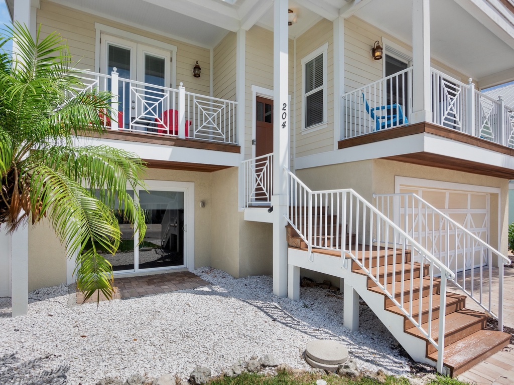 Inviting entryway to the home