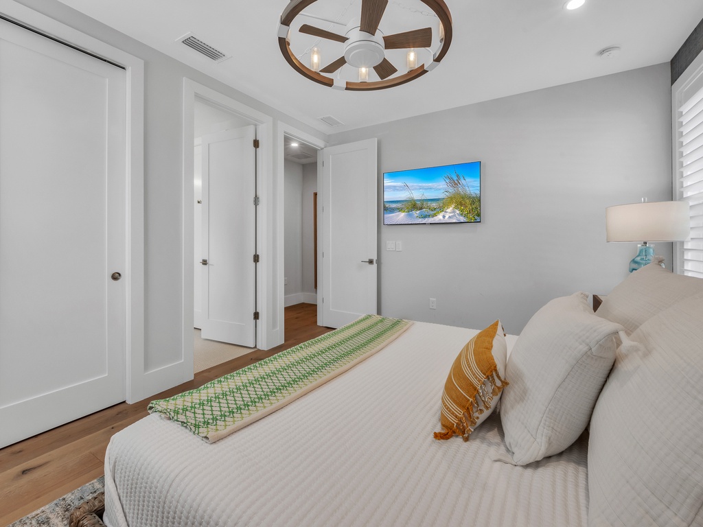 Second Bedroom - King