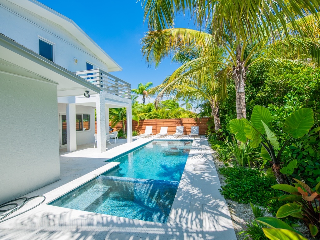 Private Pool and Spa