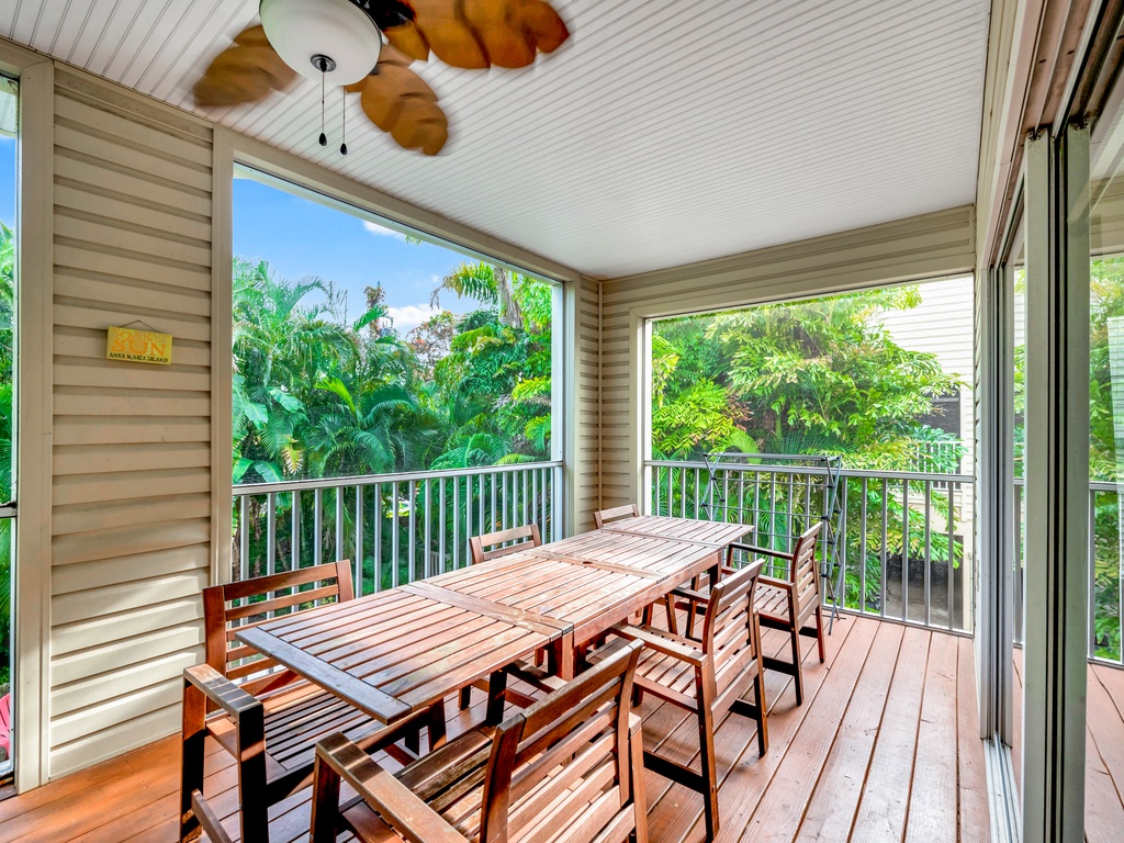 Outdoor Dining - Balcony