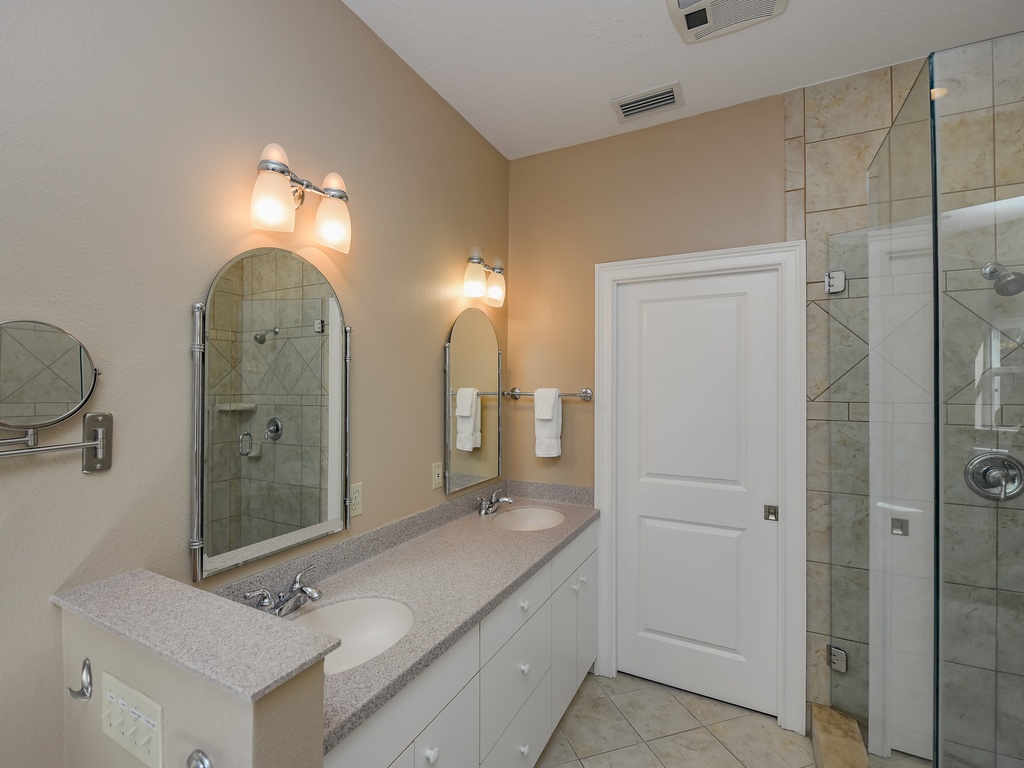 Primary Bathroom, Ensuite