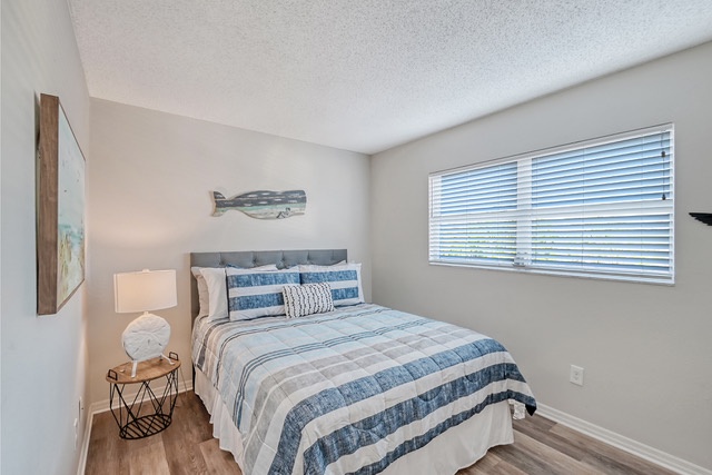 Second Bedroom, Queen bed