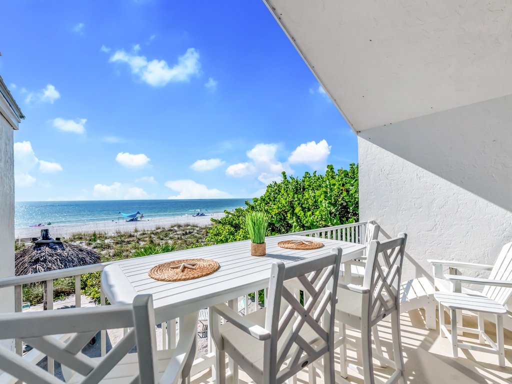 Coconuts Beachfront #112