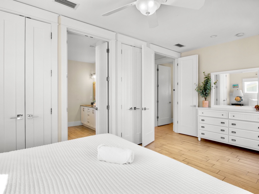 Primary Bedroom, King bed