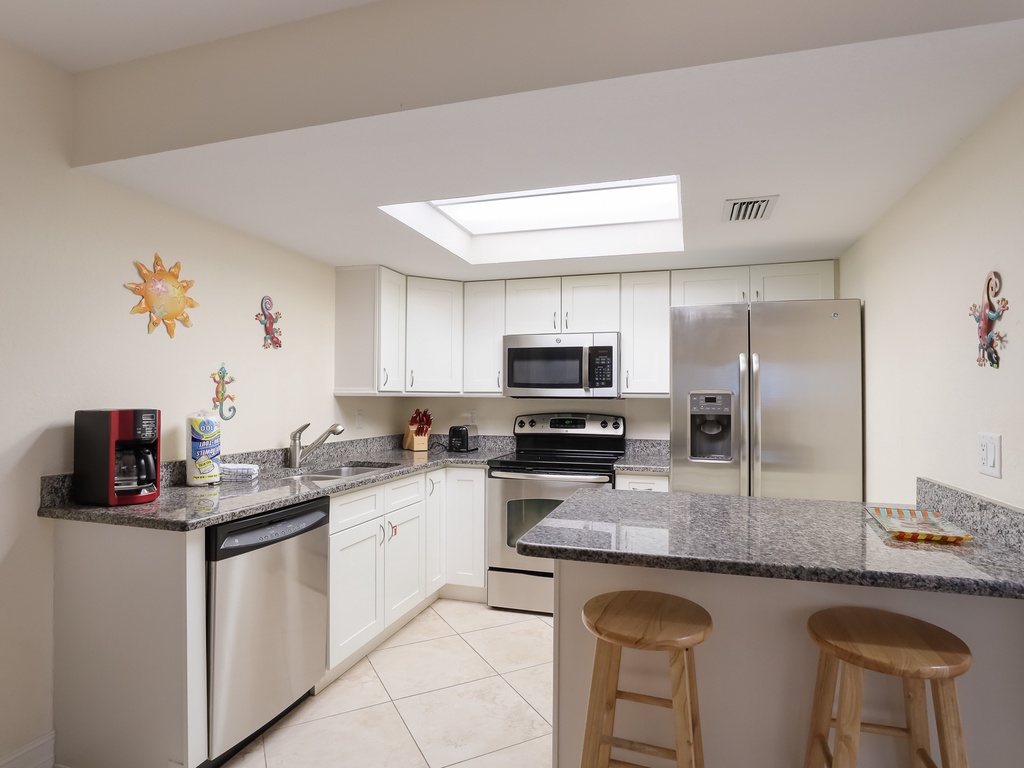 Fully equipped modern kitchen