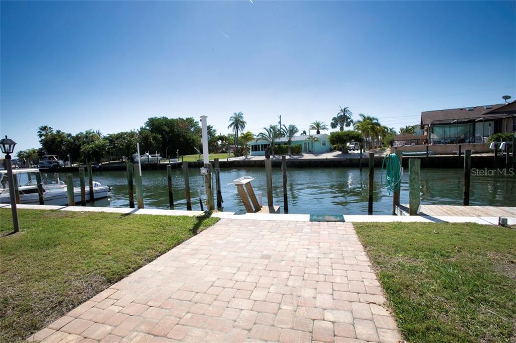 Dockside Bay Escape - AMI Locals