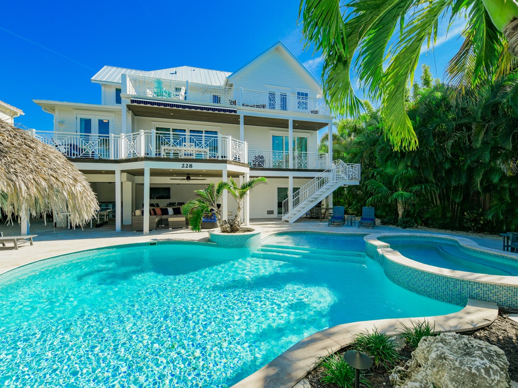 Serenity Beach - AMI Locals