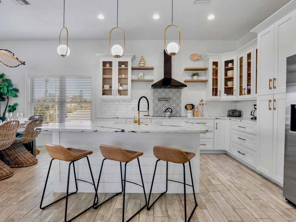 Fully equipped modern kitchen - 2nd floor