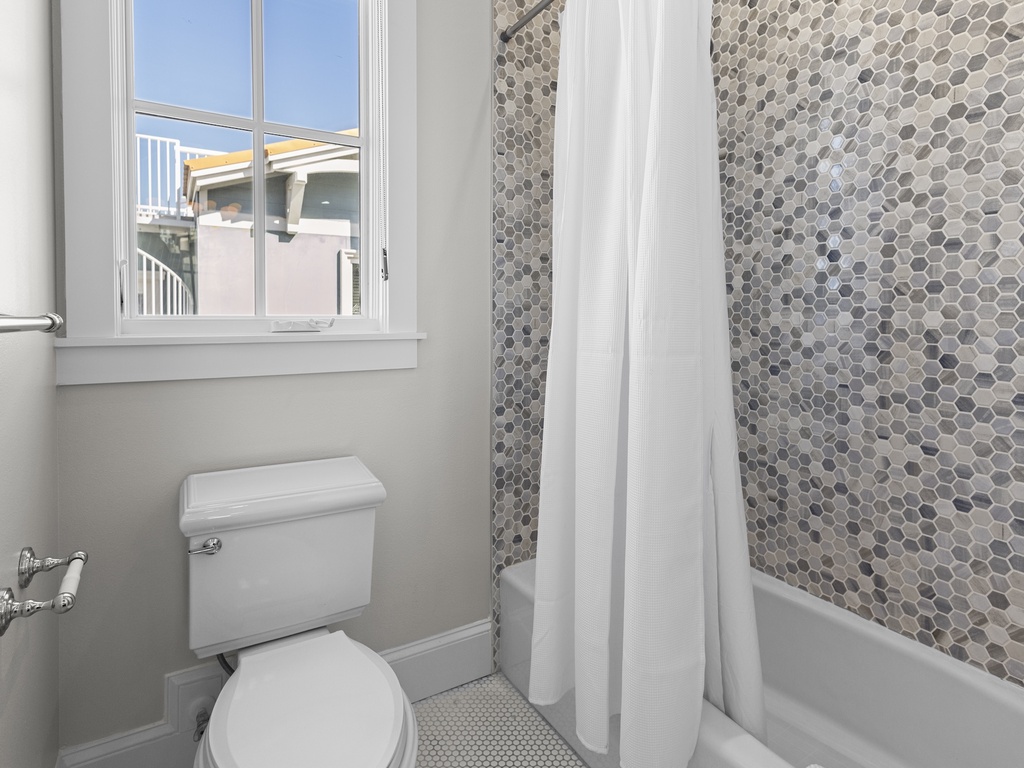 Fifth Bathroom, Jack and Jill