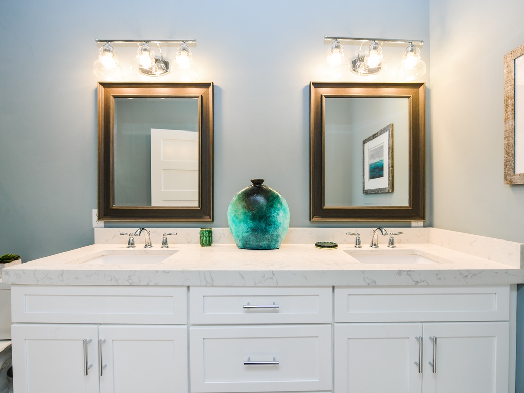 Twin Sinks with Mirror
