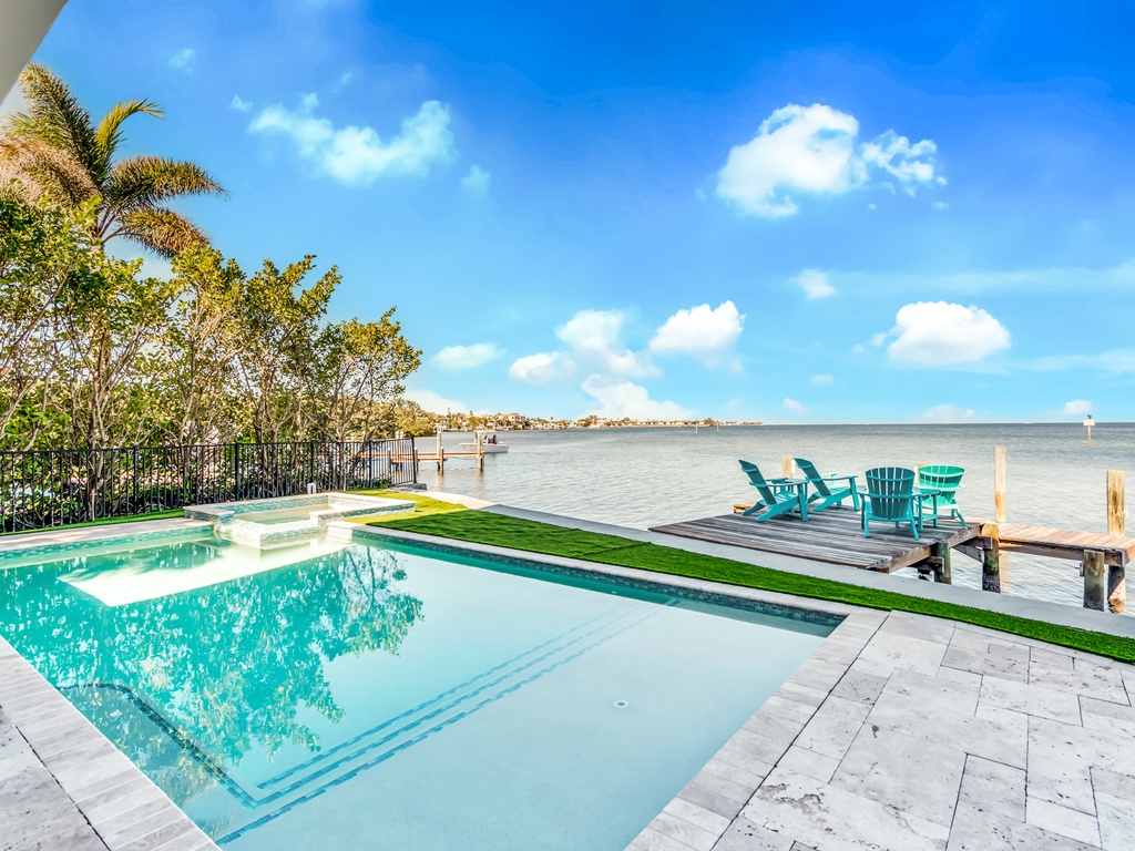 Private Pool and Spa