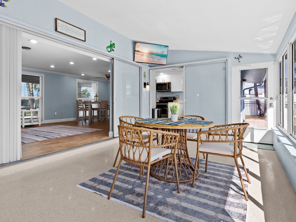 River House Retreat - AMI Locals