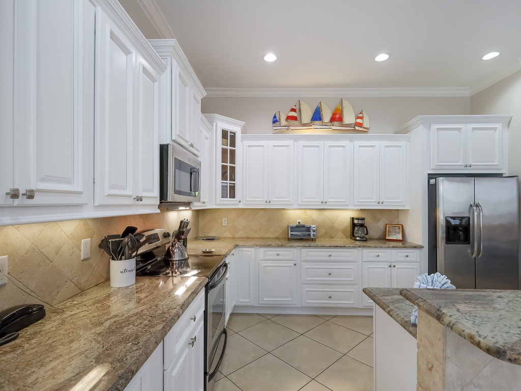 Fully equipped kitchen