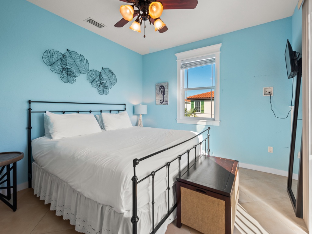 Second Bedroom - King Bed