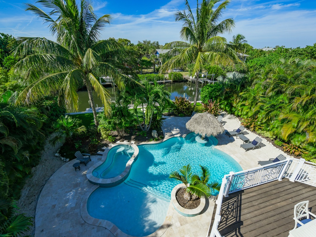 Serenity Beach - AMI Locals