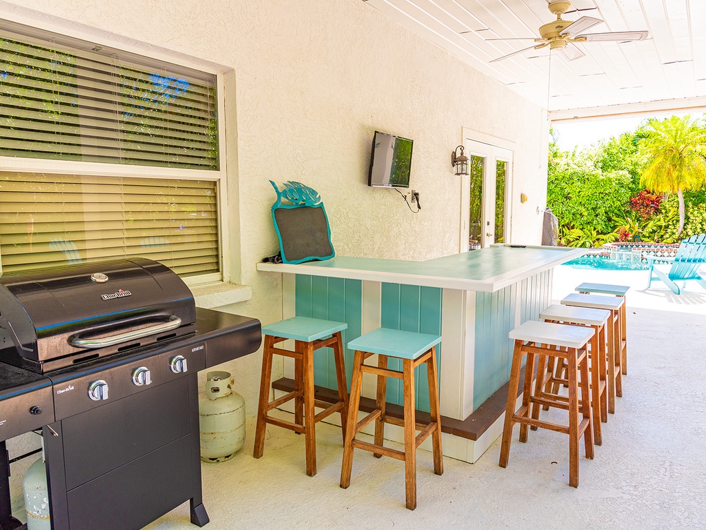 Outdoor Bar and Grill