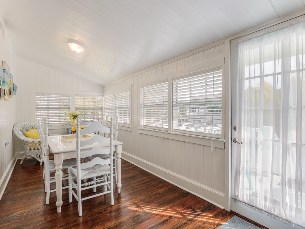 Additional Dining Area