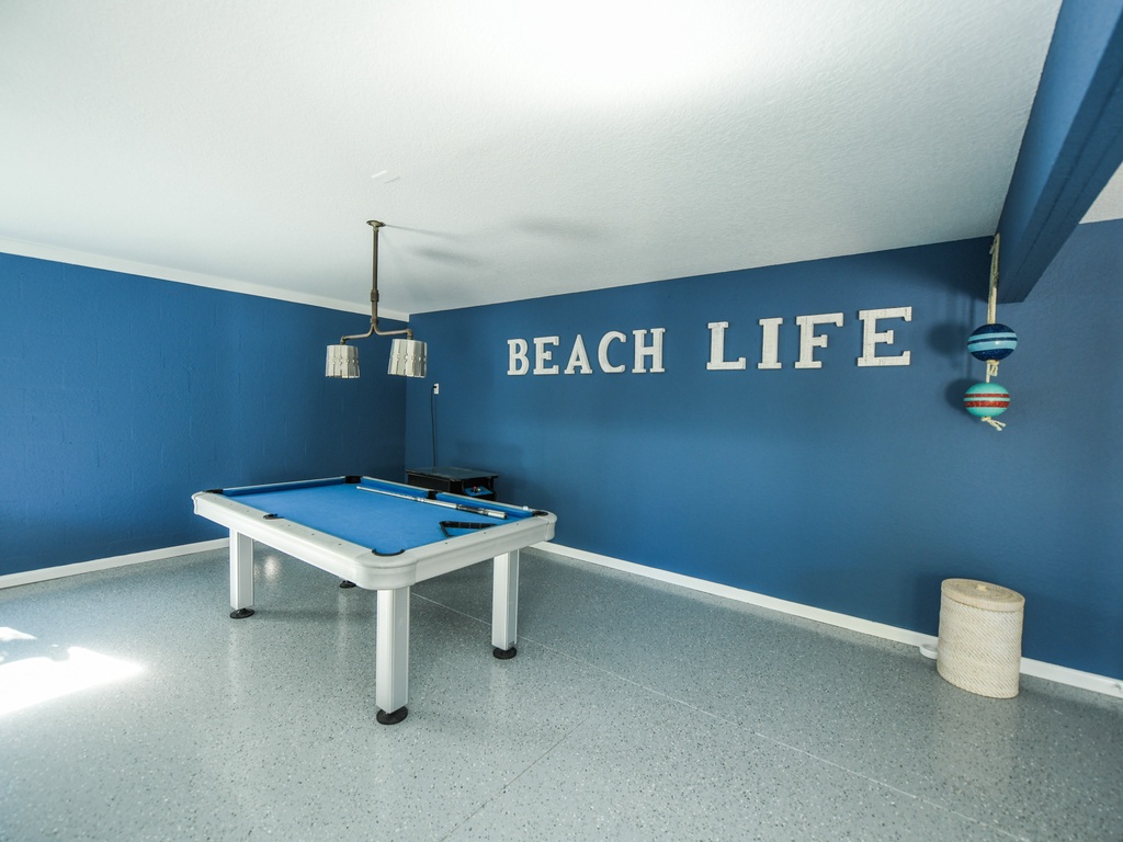 Game room- Pool table