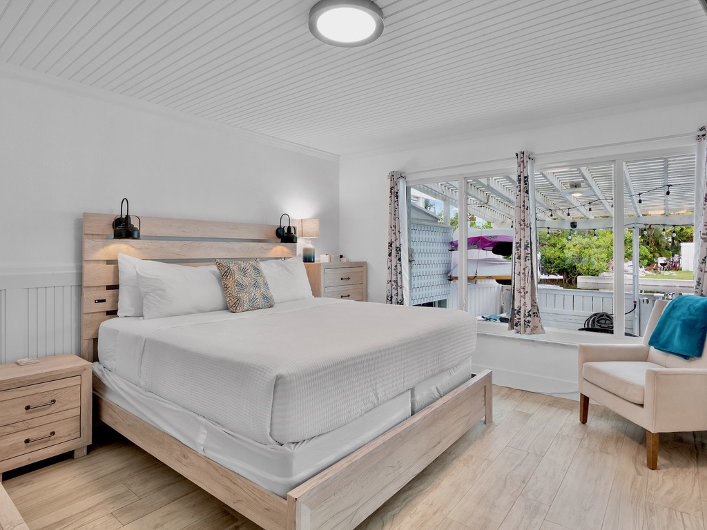 Primary Bedroom, King bed