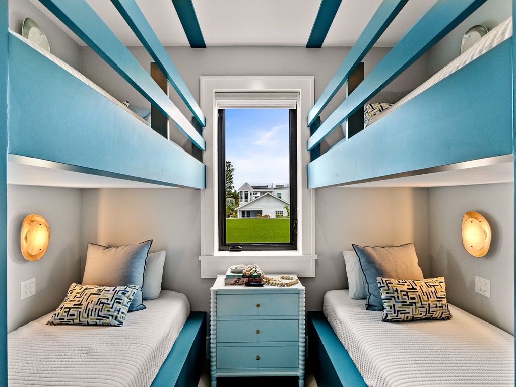 Fourth Bedroom, Two Twin/Twin Bunks