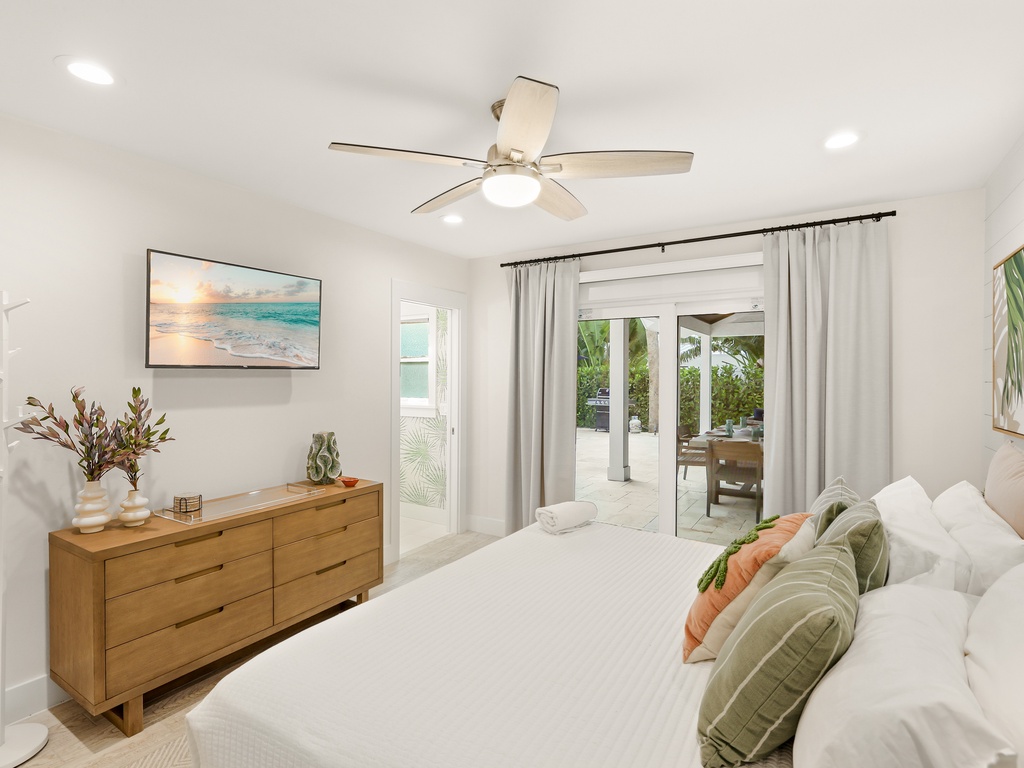 Second Bedroom, King