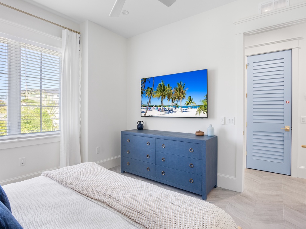 Second Bedroom, King