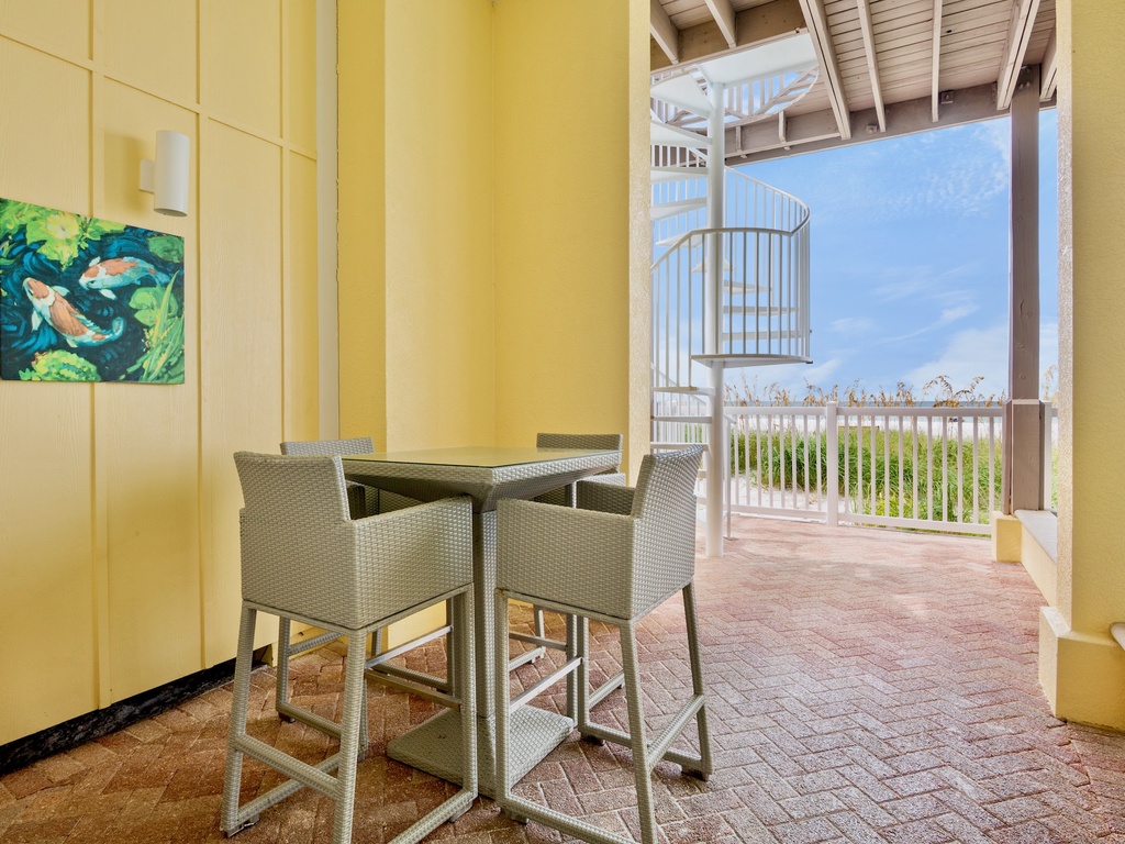 Outdoor High-top Seating