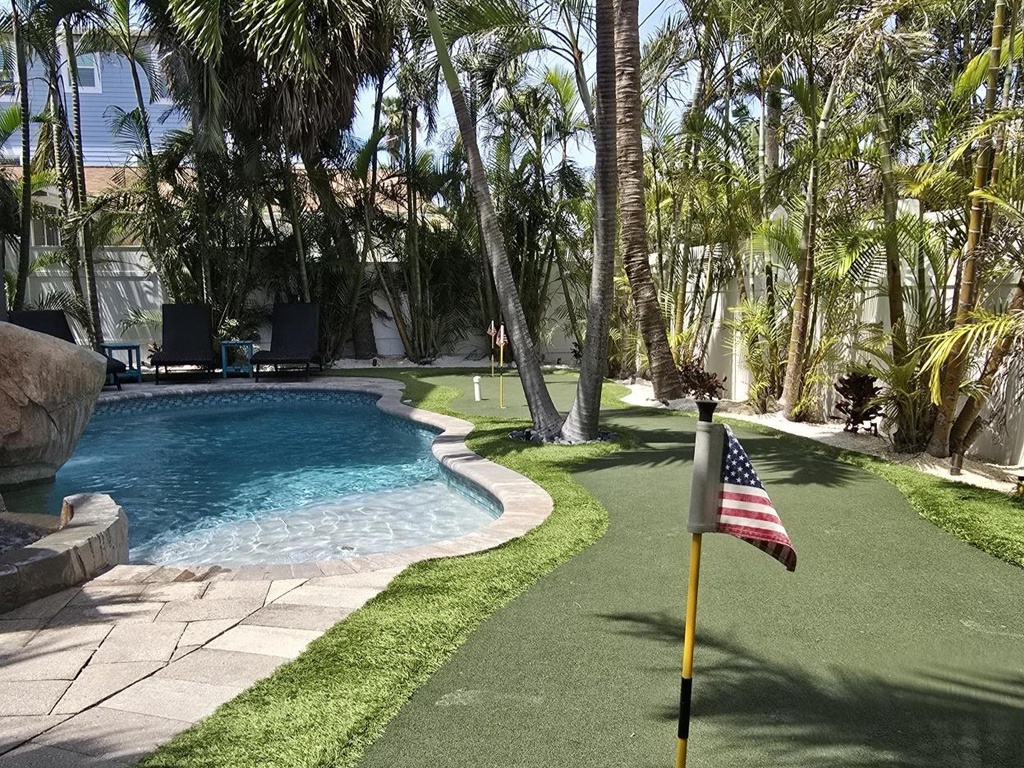 Peaceful Garden - AMI Locals