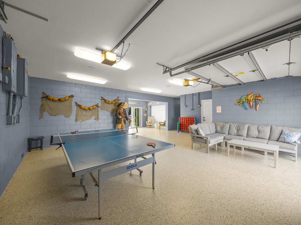 Game room, Ping pong table