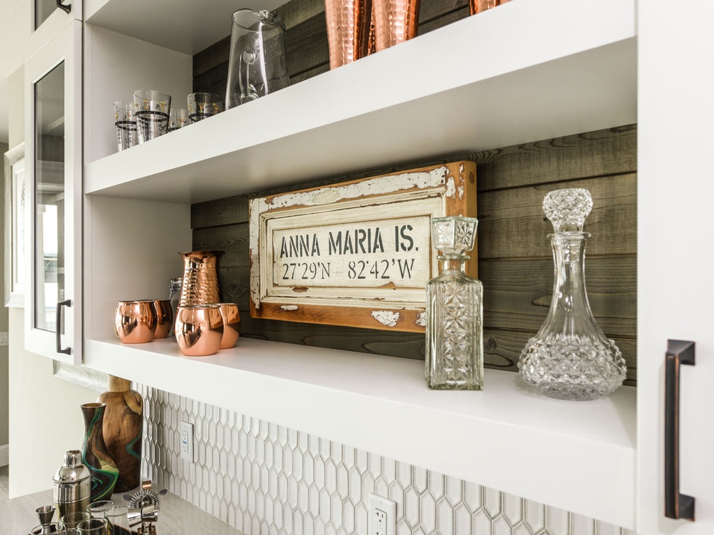 Wet Bar, Second Floor