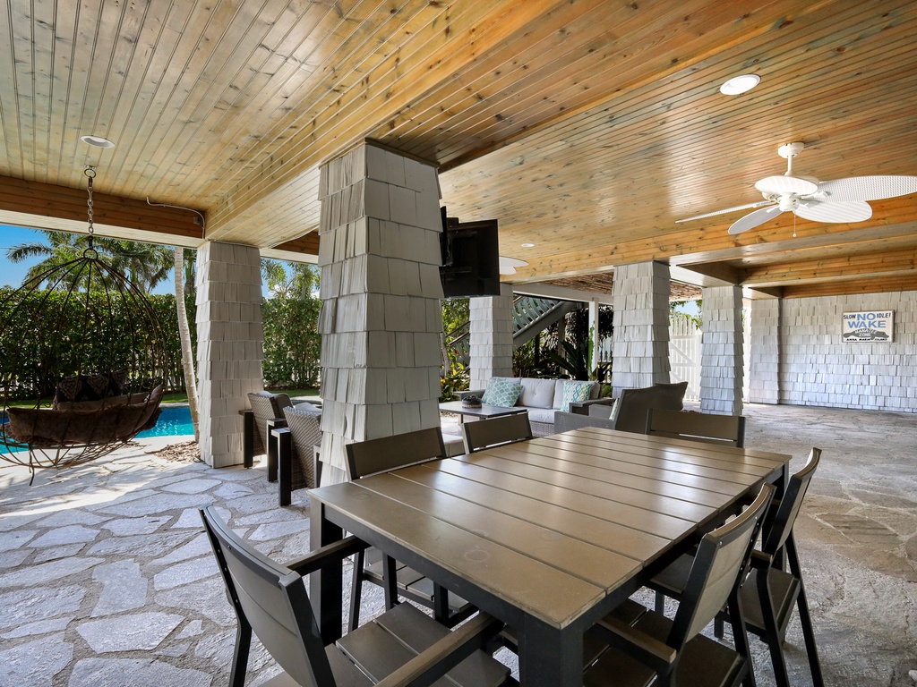 Outdoor Dining Area