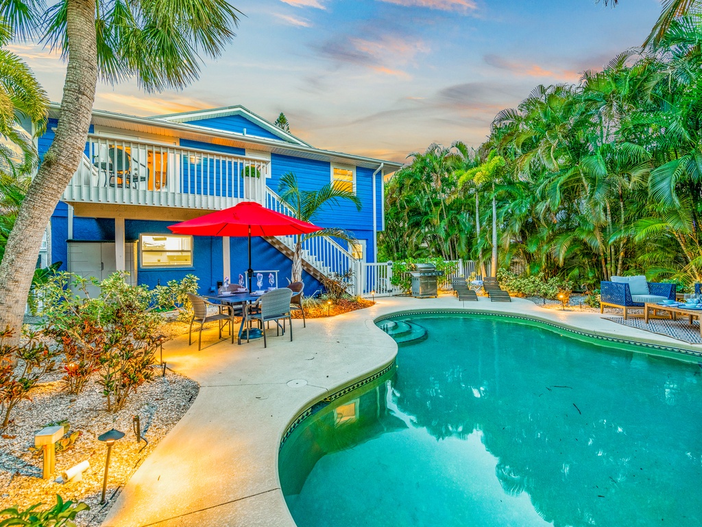 `Pure Beach by AMI Locals