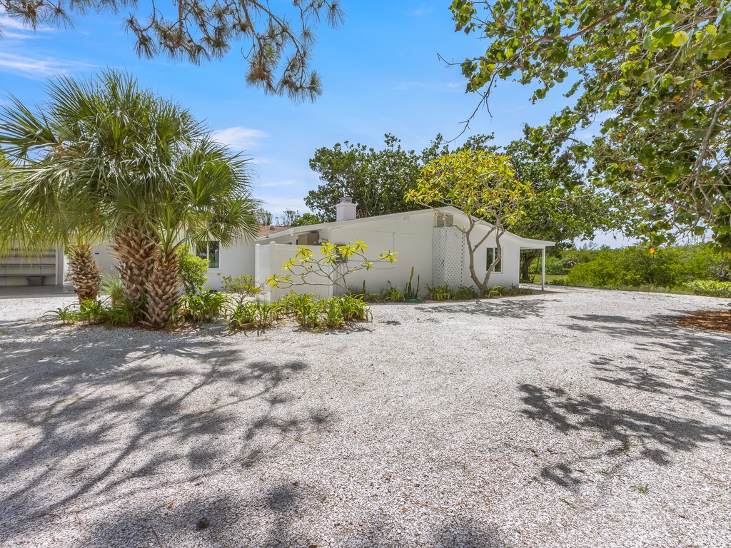 Gulf Breeze Getaway by AMI Locals