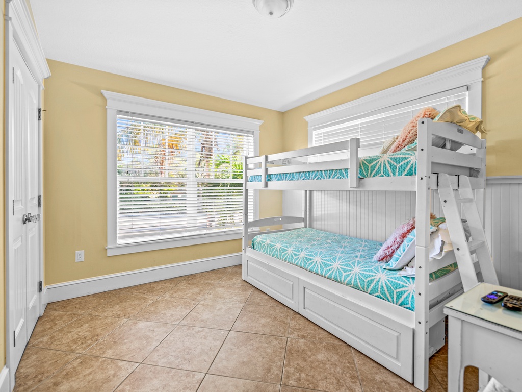 Additional Bedroom - Twin Bunk Room