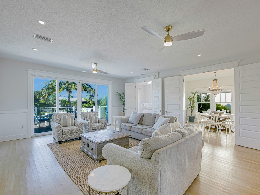 Serenity Beach - AMI Locals