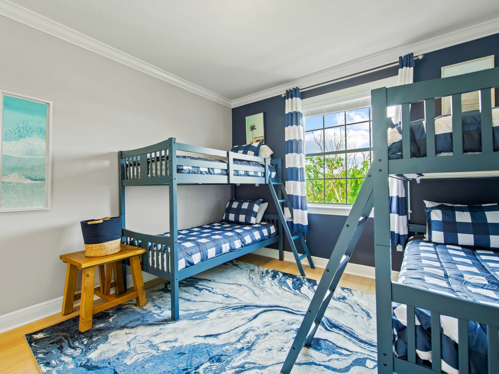 Fourth Bedroom, Two Twin/Twin Bunks