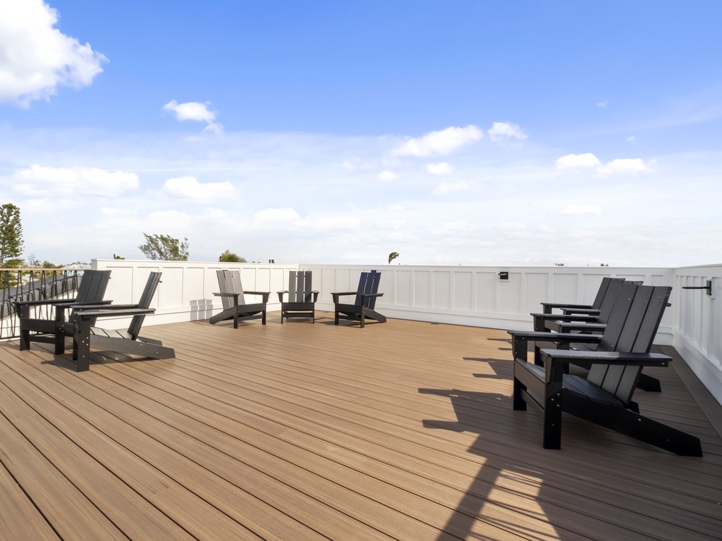 Rooftop Sunset View Spot