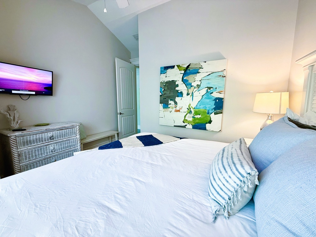 Third Bedroom - King Bed with TV