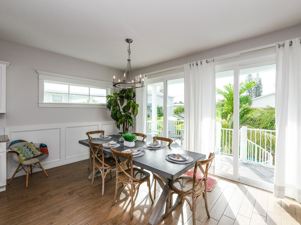 Dining Room, Montego Bay - AMI Locals