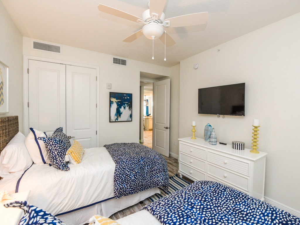 Third Bedroom, Two Twins