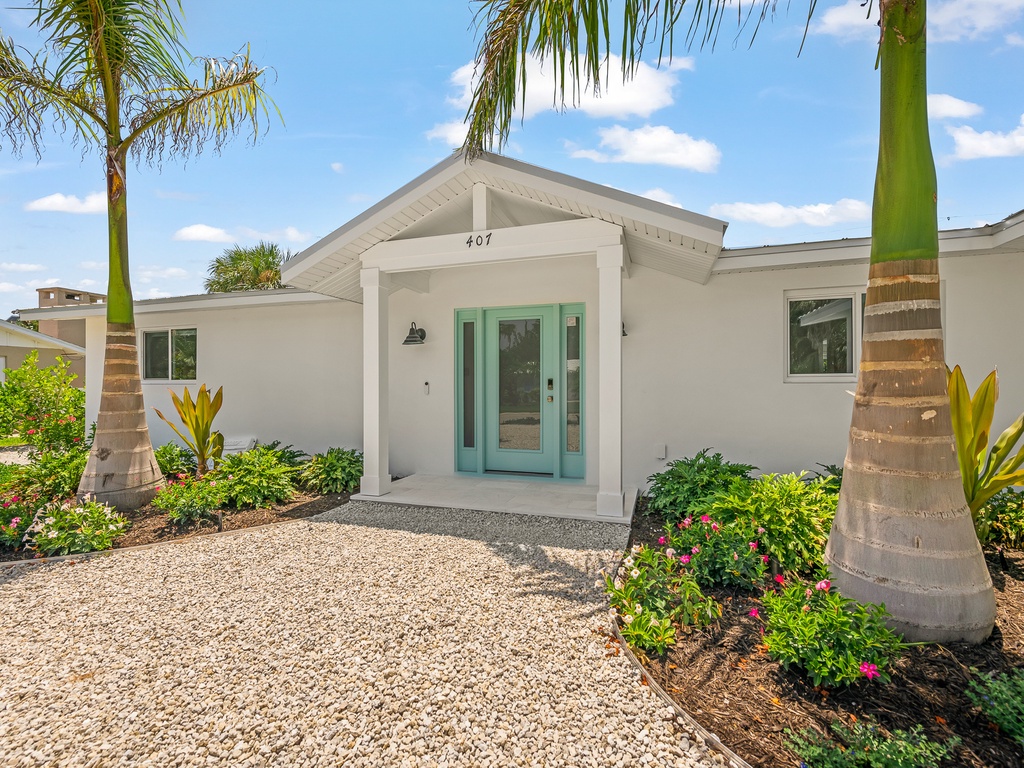 Serenity at Bay Palms - by AMI Locals