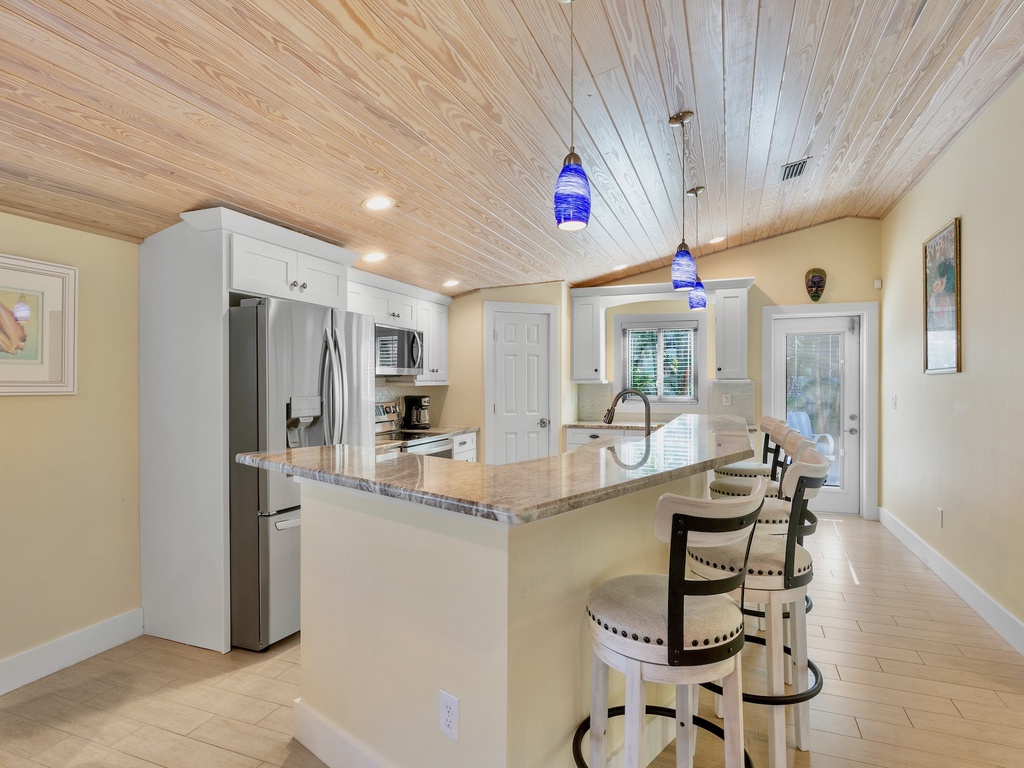 Fully equipped kitchen