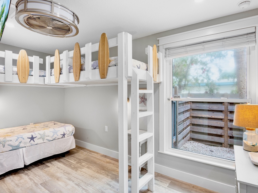 Third Bedroom, Three Twin Beds